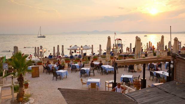 Apartament Seaside Sunset Walks Ateny Zewnętrze zdjęcie